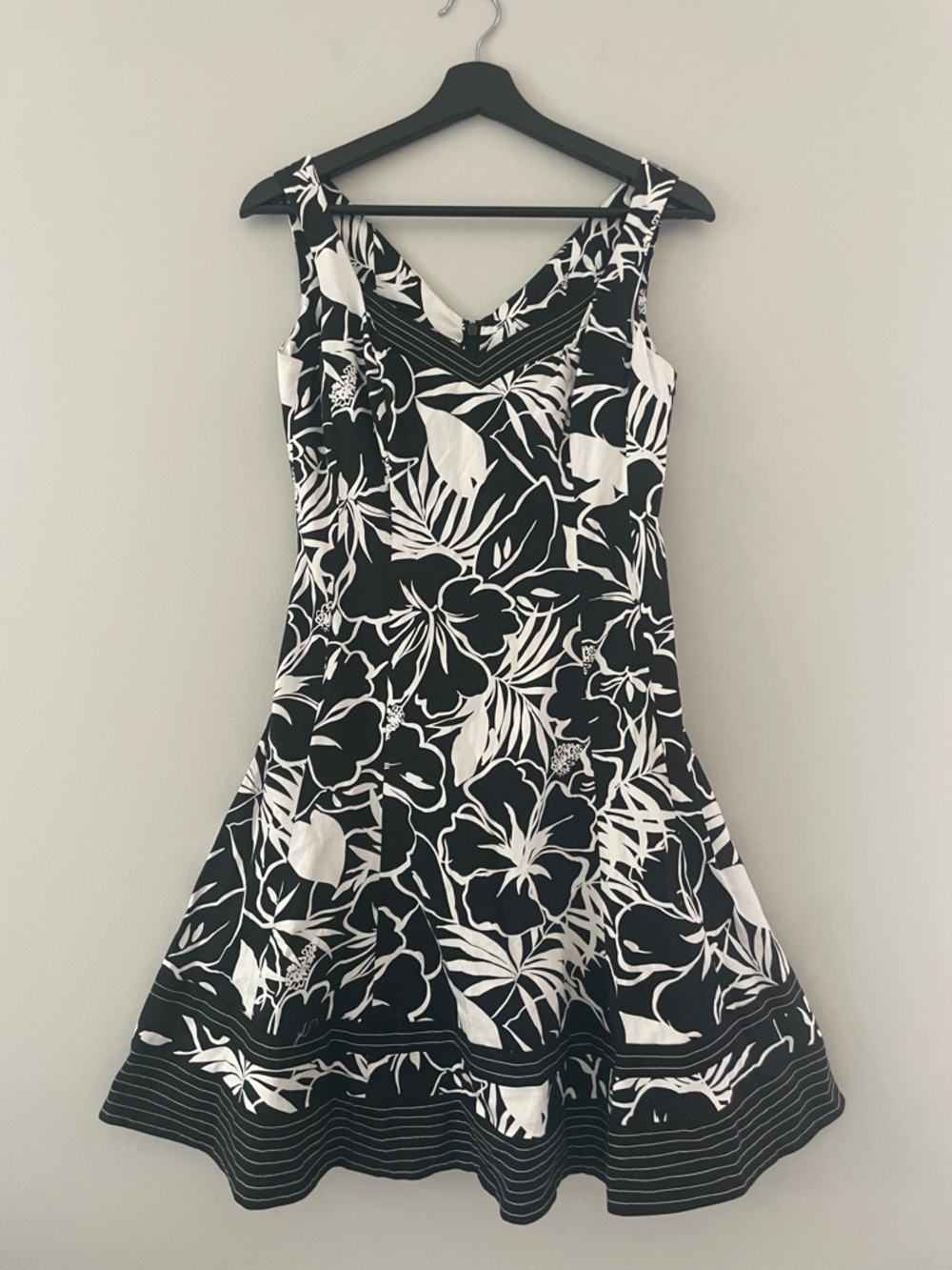 Nine West Black & White Floral Fit & Flare Mini Dress | Size 2‎